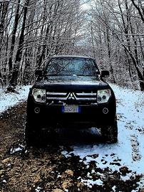 Mitsubishi Pajero V80
