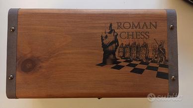 Scacchiera Romana con baule in legno 