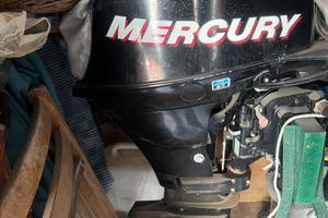 Motore fuoribordo mercury