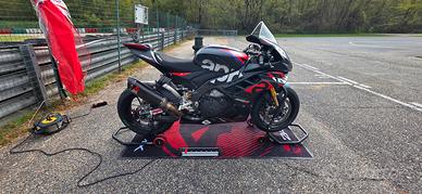 Aprilia rsv4 2023 