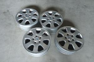 VOLKSWAGEN Golf 5 Berlina (03>08) CERCHI IN LEGA