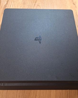 Play Station 4 slim