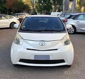 Toyota IQ usata