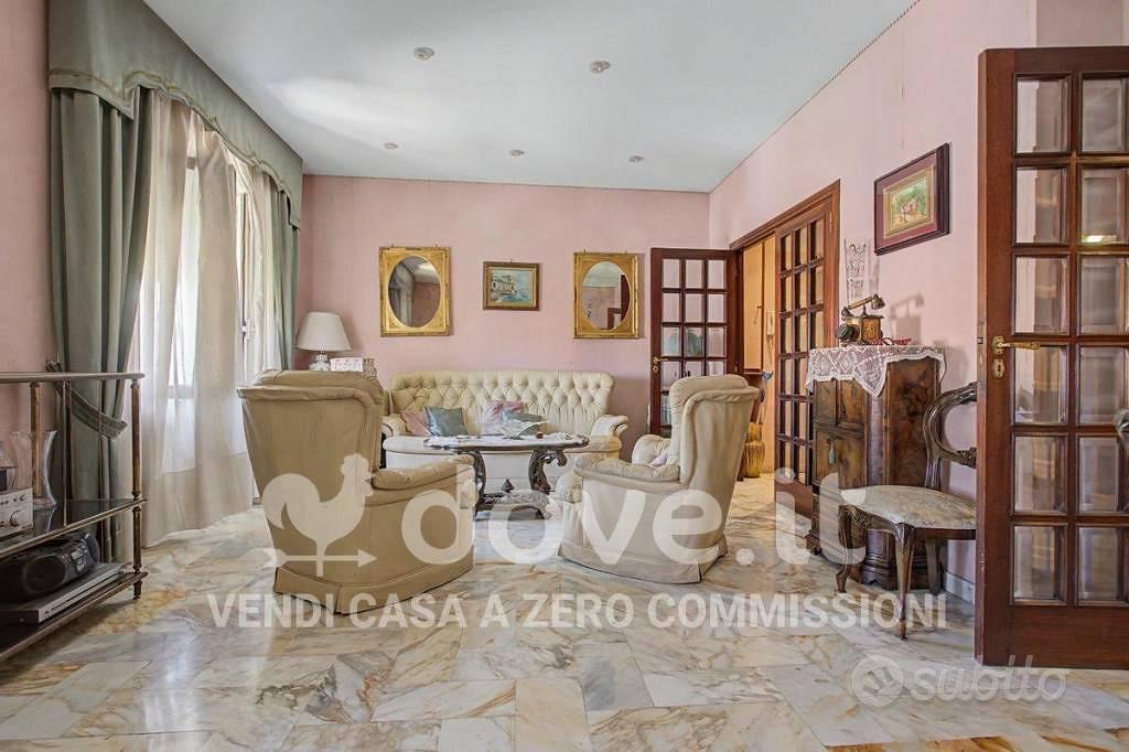 Apartment in Napoli, Rione Antignano, Municipalità 5 - Altro