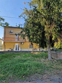 Appartamento di 118 m² con più di 5 locali a Reggi