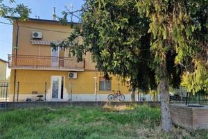 Appartamento di 118 m² con più di 5 locali a Reggi