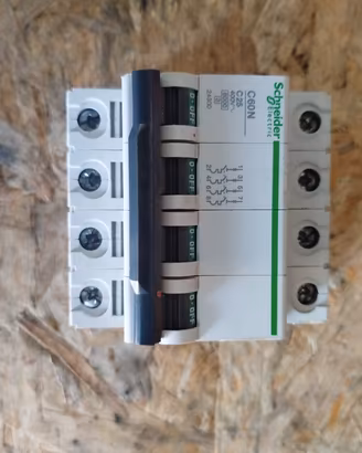 Interruttore magnetotermico Schneider C60N.