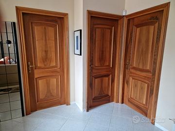 Sette porte complete di telaio