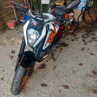 KTM Duke 125