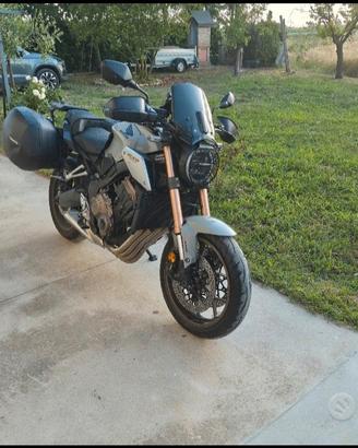 Honda cb 650r 2021  + tris di valige e accessori 
