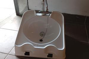 Lavello in ABS pieghevole a parete