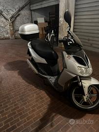 Aprilia sportcity 200