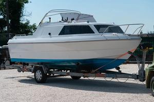 Barca cabinata Cranchi con Yamaha e carrello