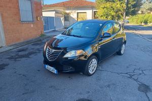 Lancia Ypsilon 1.2 69 CV 5 porte S&S Platinum