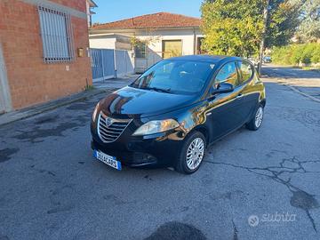 Lancia Ypsilon 1.2 69 CV 5 porte S&S Platinum