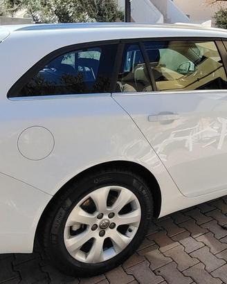Opel INSIGNIA bianca SW, perfetta
