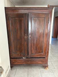 Mobile in legno da ristutturare