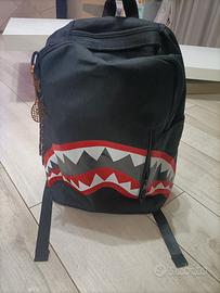zaino modello sprayground 