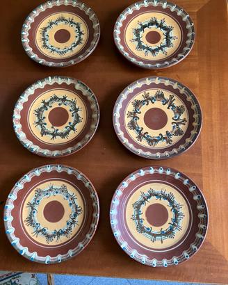 Piatti in ceramica stile Troyan