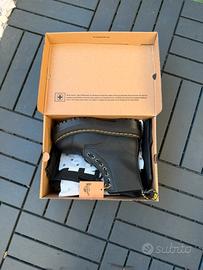 Dr. Martens sinclair