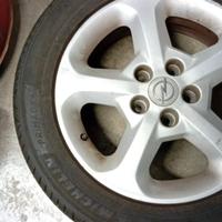 Cerchi in lega opel zaffira