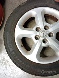 Cerchi in lega opel zaffira