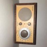 Radio Tivoli Audio Model One in legno