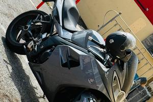 Triumph 1050 sport