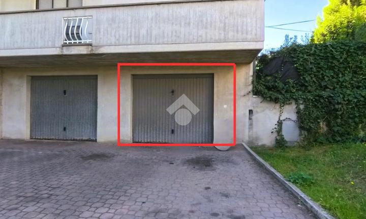 BOX A CIVITANOVA MARCHE