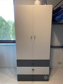 Armadio con cassetti