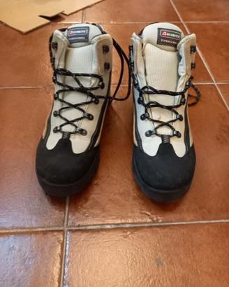 Scarponcini da trekking - DOLOMITE - numero 40 1/2