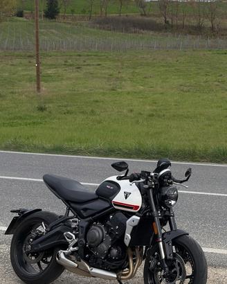 Triumph 660