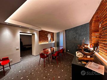 Appartamento di 216 m² con più di 5 locali e box a