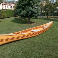 Canoa canadese in legno