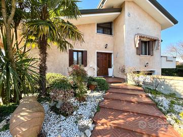 VILLA SINGOLA A PONTE SAN NICOLÒ