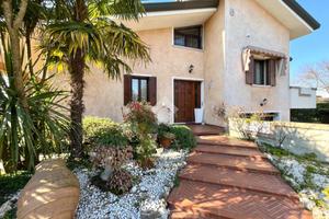 VILLA SINGOLA A PONTE SAN NICOLÒ