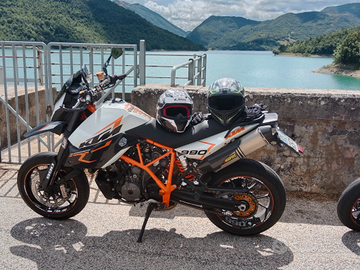 Ktm 990 supermoto r