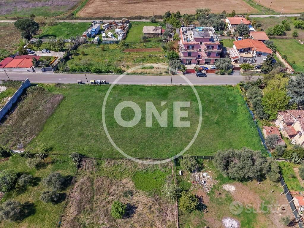 Terreno di 705 m² a Roma - Vista 2