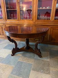 Tavolo e sedie antiquariato