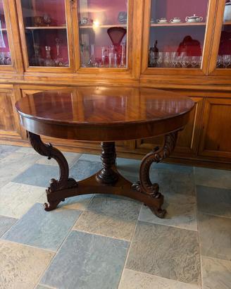 Tavolo e sedie antiquariato