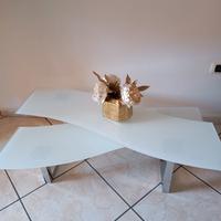 tavolino vetro e acciaio salone 