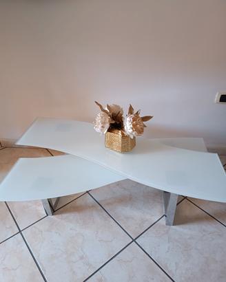 tavolino vetro e acciaio salone 