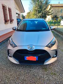 Yaris  Active 1000 benzina  2023 