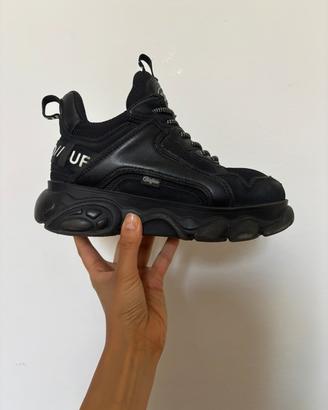 Scarpe Buffalo originali nere con iconica suola pl