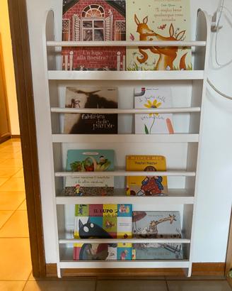 Libreria Montessoriana frontale