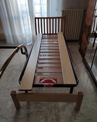 Letto singolo in legno