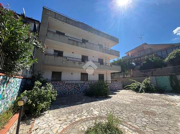 4 LOCALI A BARONISSI