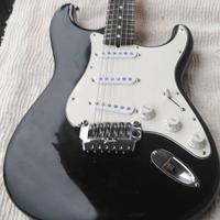 FENDER STRATOCASTER SQUIRE ANNI 80