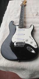 FENDER STRATOCASTER SQUIRE ANNI 80