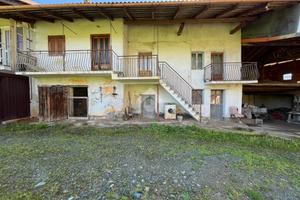 CASA SEMINDIPENDENTE A SANFRONT